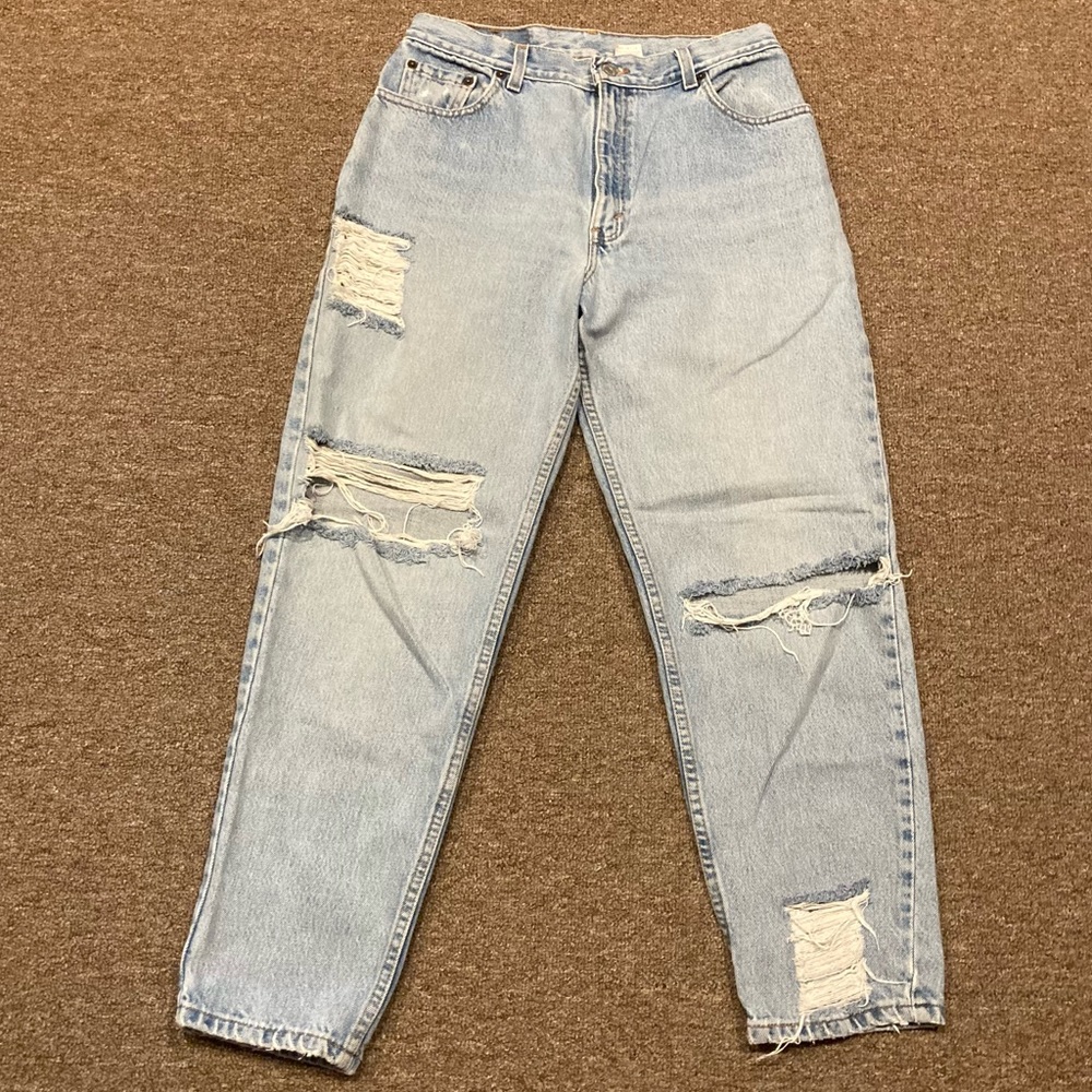 Levi’s 550 relaxed fit ripped jeans